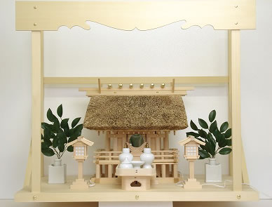 神棚 茅葺一社宮 正殿型〈K-9'〉+神具セット（ハーフ・小）+神棚板+雲板（大）のセット